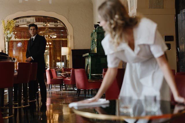 Waiter/Waitress Opportunities in Saudi Arabia